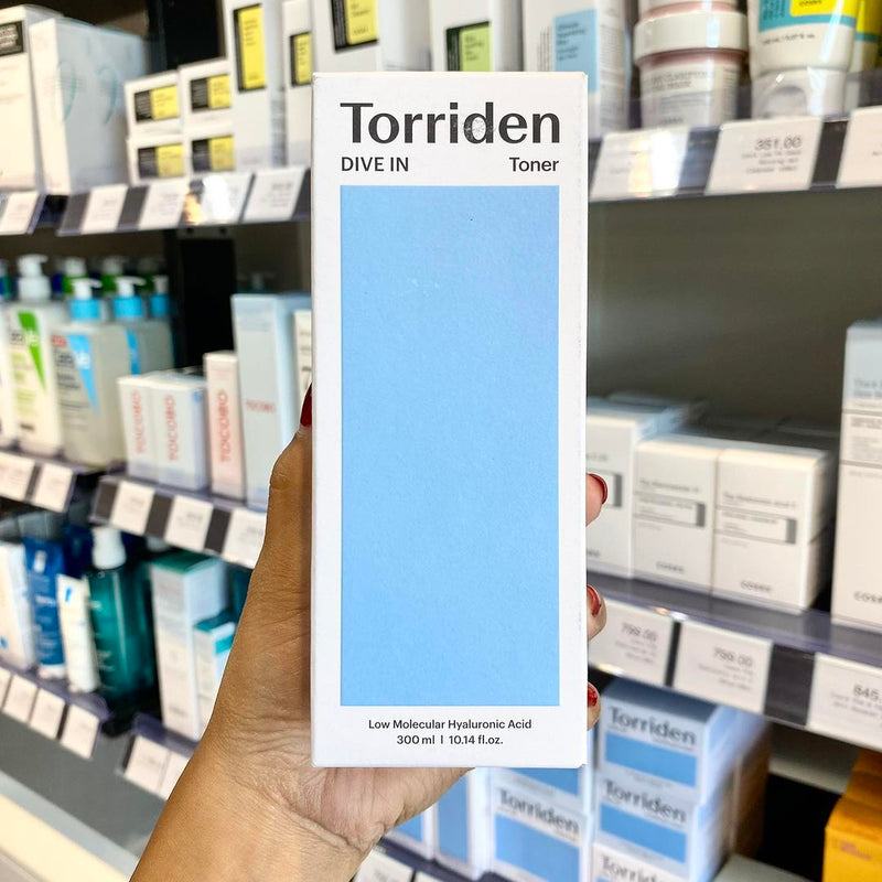 Torriden Dive-in Low-Molecular Hyaluronic Acid Toner 10.14 fl oz | Low pH Facial Toning Water That Hydrates and Moisturizes Sensitive, Dehydrated, Oily Skin | Vegan Korean Skin Care